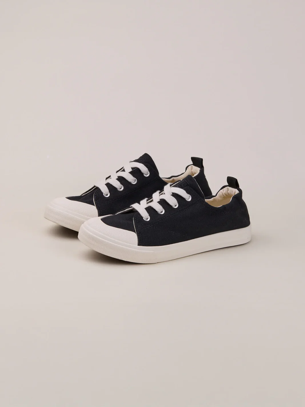 kumi slip-on - שחור
