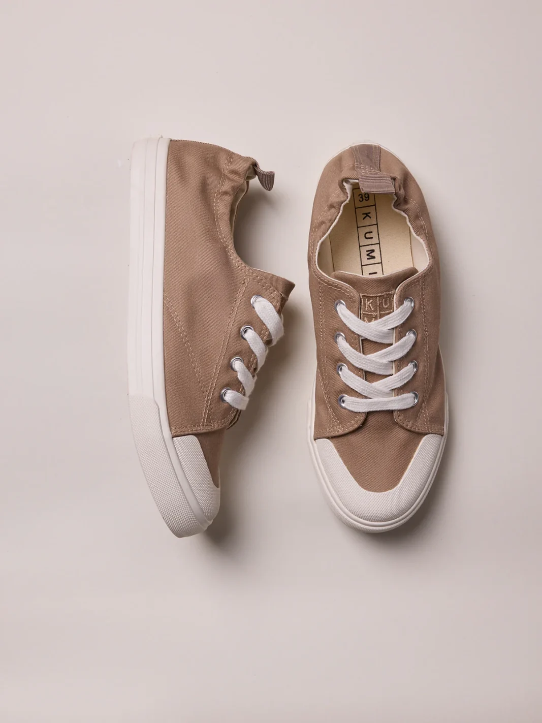 kumi slip-on - בג'