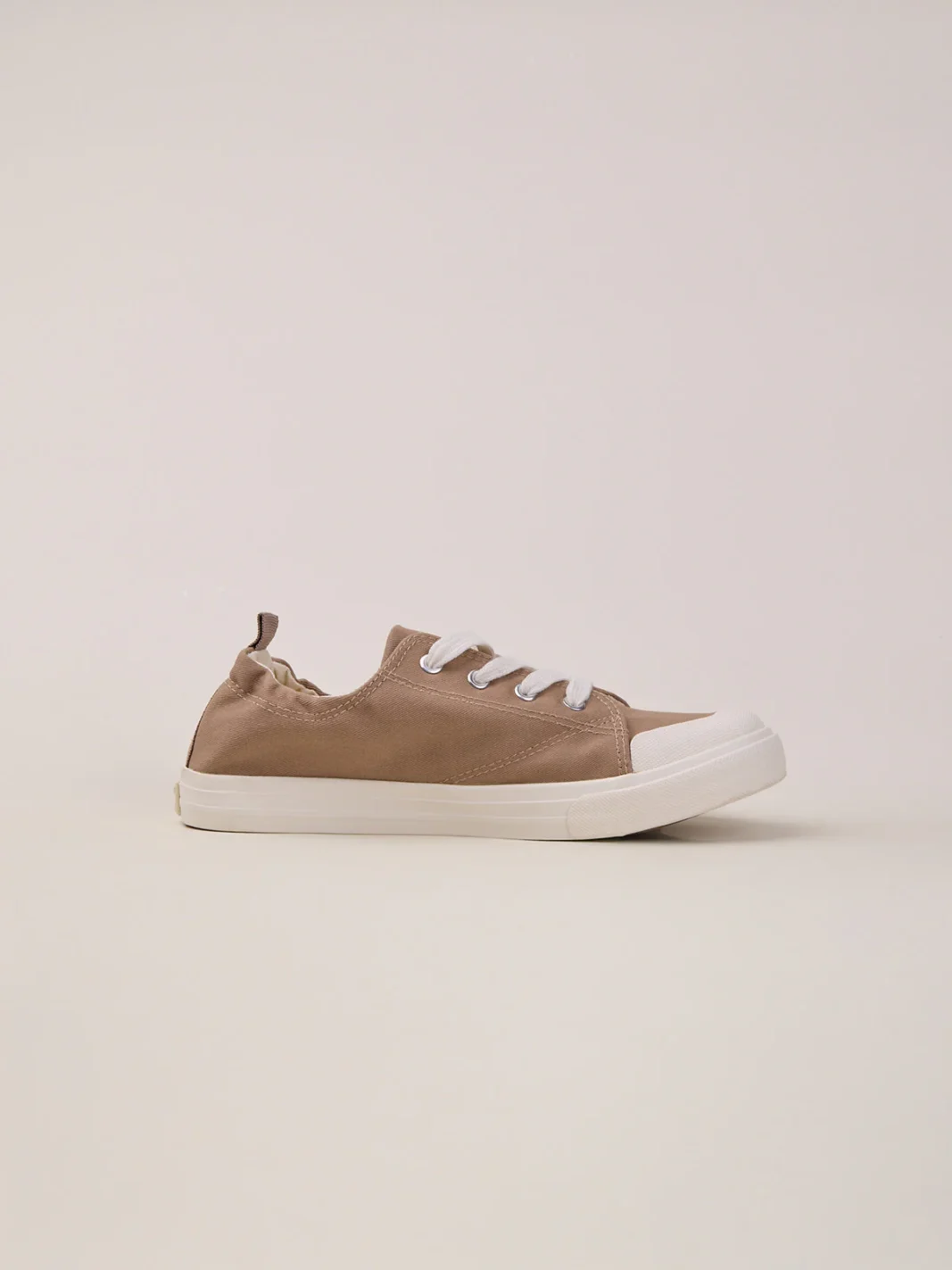 kumi slip-on - בג'